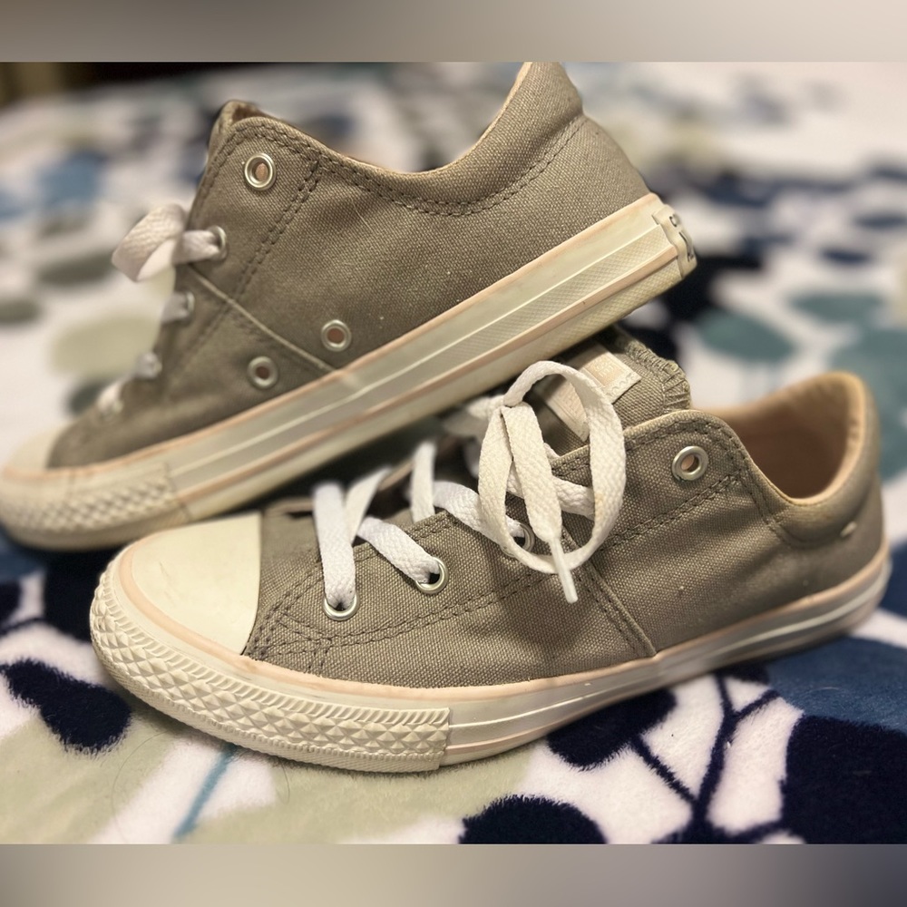 Converse All Star Junior Grey Size 4 Worn Twice - Picture 5 of 6
